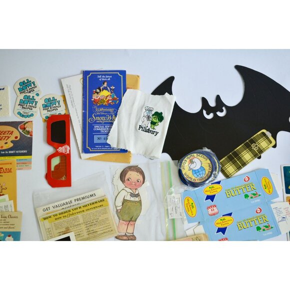 Large Lot Paper Ephemera Vintage Advertising Random Assortment - Picture 3 of 9